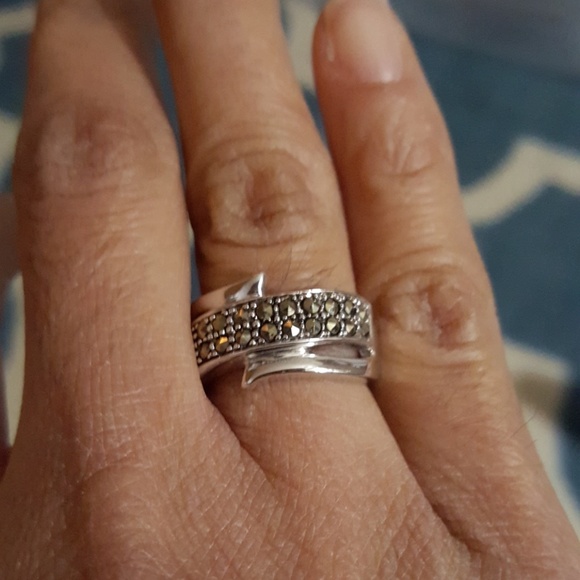 Lia Sophia black crystal ring - Picture 3 of 3